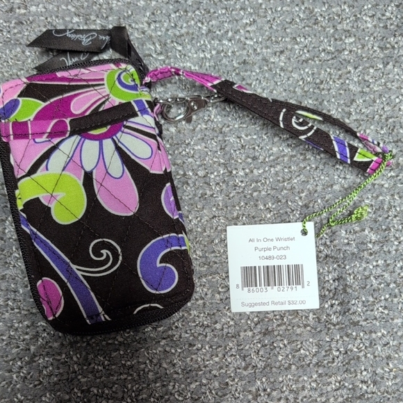 Vera Bradley All In One Wristlet In Purple Punch NWT - Picture 1 of 4